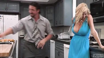 È sempre un buon momento per scopare duramente Alexis Fawx