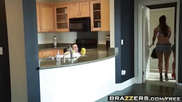 Jada Stevens, Phoenix Marie and Keiran Lee in a good porn threesome