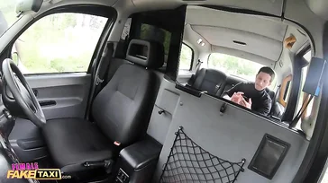 Wenn du kein Geld hast, um das Taxi zu bezahlen, musst du mich ficken, Junge.