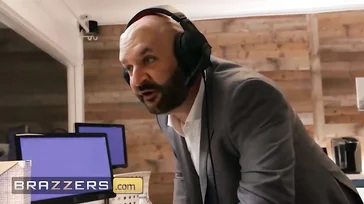 He fucks me with the dildos and I cum like a fucking fountain!