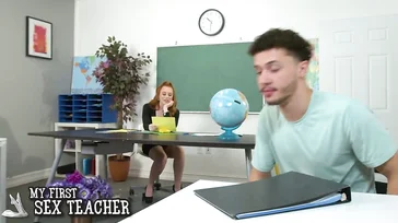 Was hat die Schülerin für lange Hände, aber wie mir das gefällt...