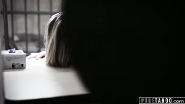 Einen geilen Porno-Dreier im Gefängnis mit einem Häftling haben.