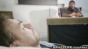 Esse sim é um belo pau grande, e não é do meu marido.