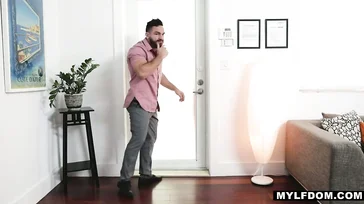 Cuando discute con su mujer siempre acaban follando bien duro..