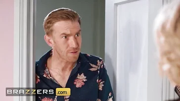 Hannah Blake pega todo o pau de Danny D, quase nada.