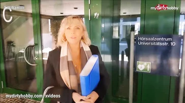 Que porra eles colocaram a mãe no carro, ela fica encantada