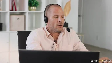 Quand ta femme est sous la table et qu'elle veut une bite...