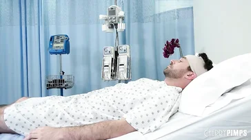 Das Krankenhaus hat eine sehr nuttige Krankenschwester eingestellt