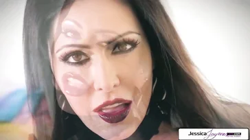 Jessica Jaymes hat eine Überraschung für dich und zeigt sie dir