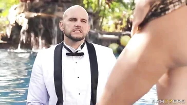 Diese Millionärsmutter macht ihrem Liebhaber das Leben schwer, wenn ihr Mann nicht da ist