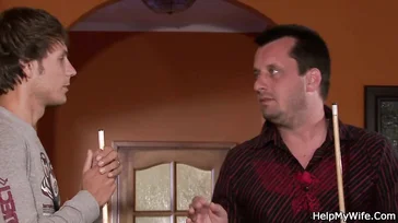 El taco de billar que le gusta es algo más grueso