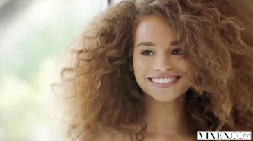 Esta mulata é uma leoa, e não só por causa do cabelo