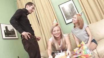 Uma festa de aniversário chata se transforma em algo melhor