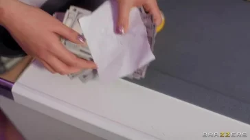 Meu chefe me obriga a fazer hora extra no bar depois do fechamento