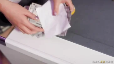 Meu chefe me obriga a fazer hora extra no bar depois do fechamento