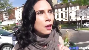 Ich werde Ihnen zeigen, wie wir in Frankreich Touristen behandeln.
