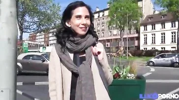 Ich werde Ihnen zeigen, wie wir in Frankreich Touristen behandeln.