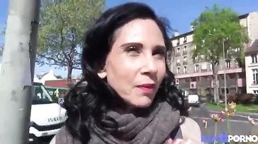 Ich werde Ihnen zeigen, wie wir in Frankreich Touristen behandeln.