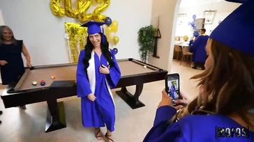 Minha filha, espere até você tirar a beca para comemorar sua formatura