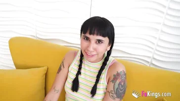 Para alguém tão jovem você é muito sujo e cruel.
