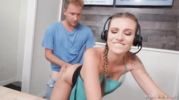 This is not my order! What are you doing, you bitch!