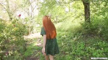 Wenn du mich auf dem Feld fickst, nimmst du mich dann mit auf die Couch und ich mache dich fertig