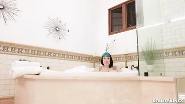 A gordinha fode mais e melhor que a sua namorada e você sabe disso