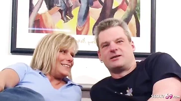 Netter Deutscher teilt seine Frau mit einem anderen Mann, wie süß
