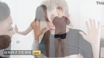 Ich wurde von meiner Freundin und ihrer Tante überrascht, was für Schlampen!
