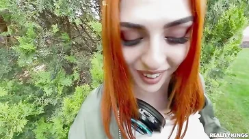 M novia se empeña en follar en el parque en vez de en casa